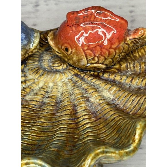 Glazed Ceramic Fish and Sea Shell Pedestal Soap Dish Stand - Picture 4 of 13